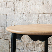 Load image into Gallery viewer, Cricket Table