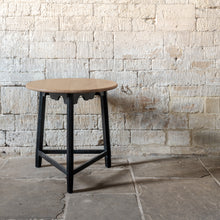 Load image into Gallery viewer, Cricket Table