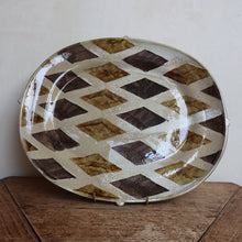 Load image into Gallery viewer, Harlequin Dohm Serving Plate