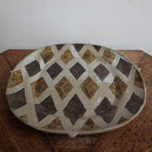 Load image into Gallery viewer, Harlequin Dohm Serving Plate