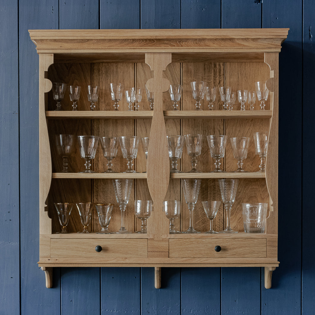 Glasses Dresser